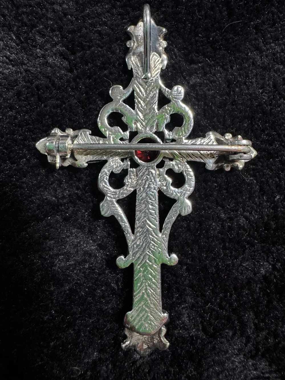 Exquisite Vintage Sterling, Onyx and Marcasite Decorative Cross w/red gemstone